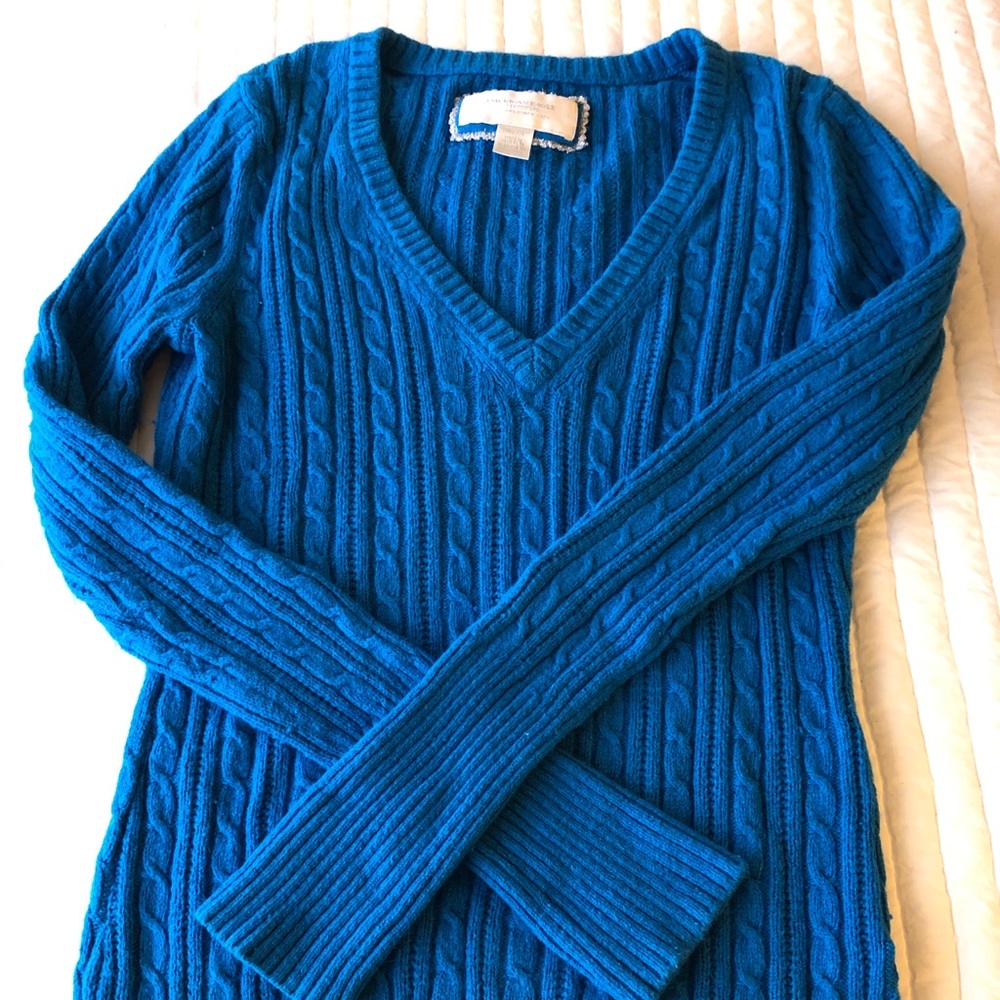 American Eagle sweater